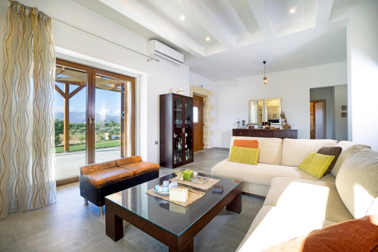 Iridanos Villa Kíssamos Exteriör bild