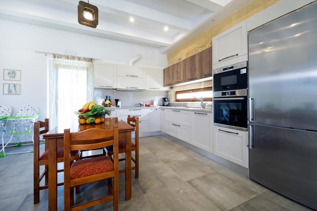 Iridanos Villa Kíssamos Exteriör bild